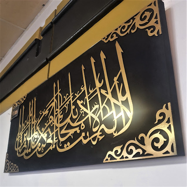 Pictures & Mirrors — Royal Furnishers